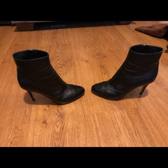 Chanel boots - Picture 2 of 6